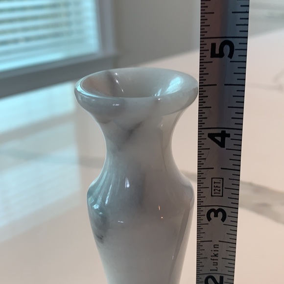 Marble bud vase - Picture 6 of 7